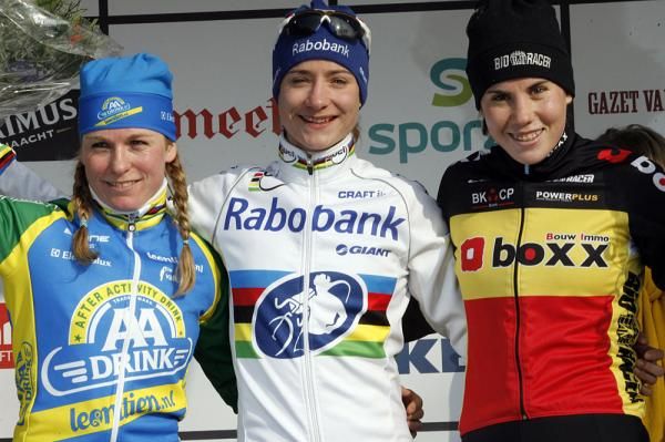 Daphny Van Den Brand, Marianne Vos and Sanne Cant on the podium in Lille