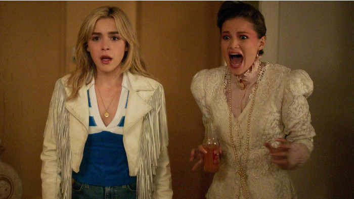 Kiernan Shipke and Olivia Holt screaming in Totally Killer
