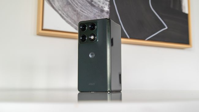 Предполагаемые эскизы широкого Moto Razr Fold интригуют и обнадеживают