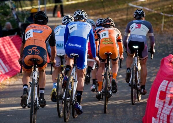 The chase group eases the pace for the moment.