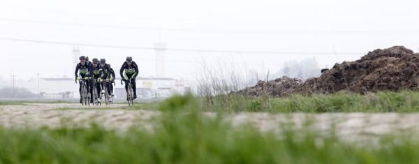 GreenEdge training on the cobbles