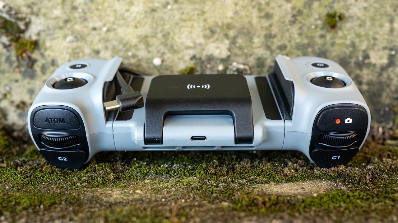 Potensic Atom 2 controller top view to show controls