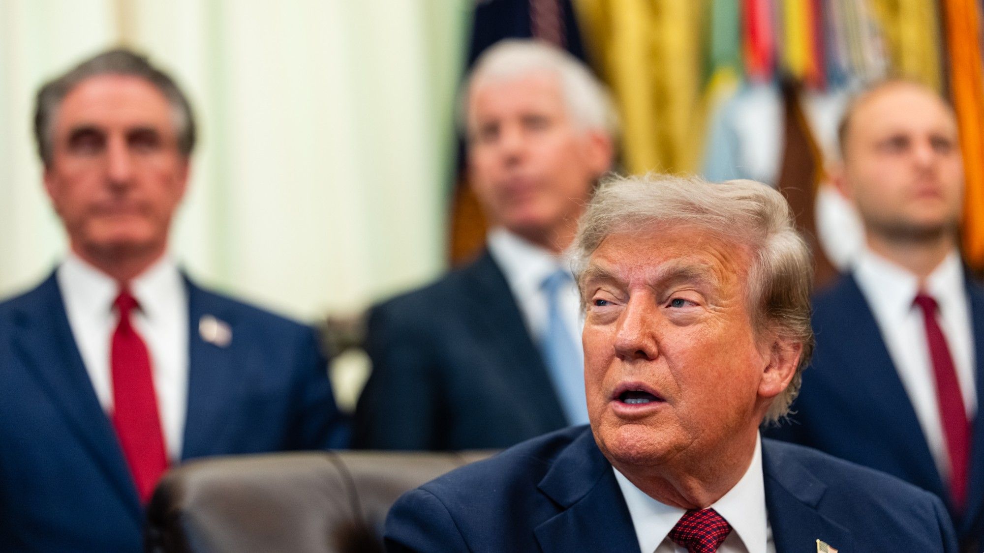 Trump pauses Iran strikes amid missile shortage fears