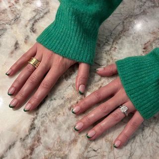 @iramshelton dark green French tip nails