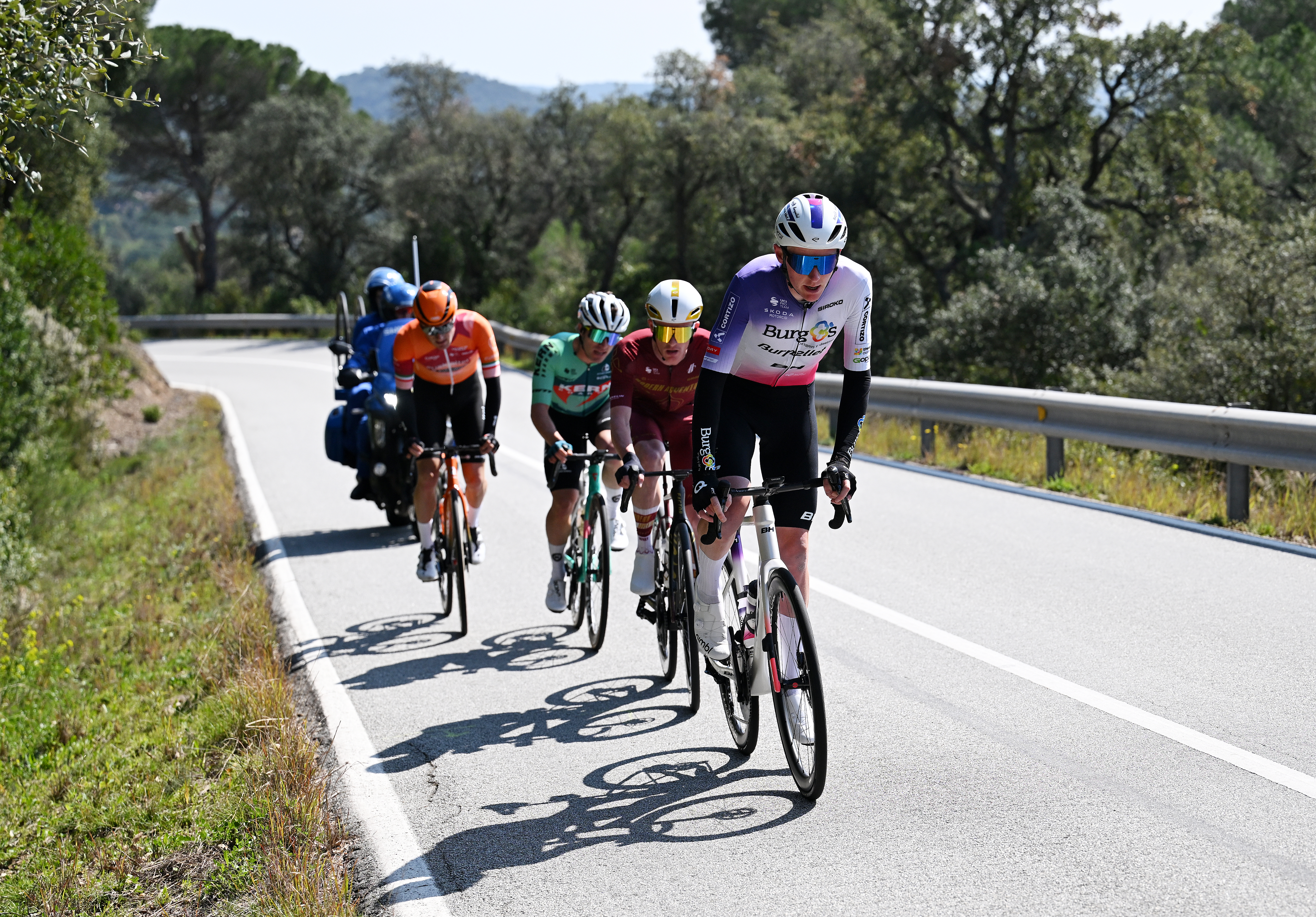 Josh Burnett leads a four man chase on stage 1 of Volta a Catalunya 2026