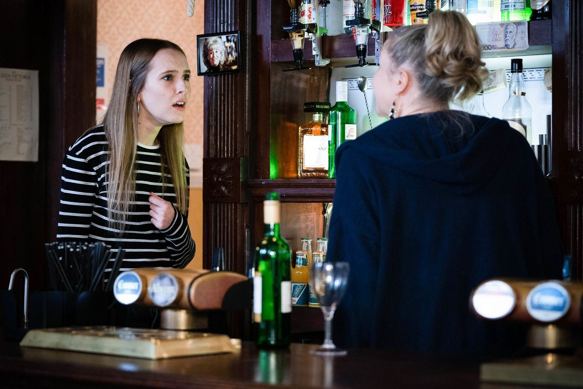 EastEnders - Linda Carter insults Frankie Lewis