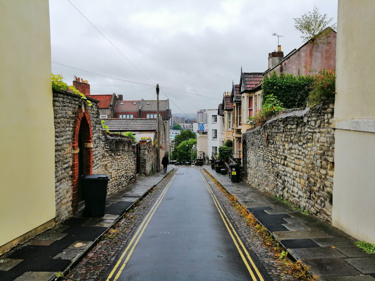 Huawei&rsquo;s AI system identified the overcast skies and adjusted accordingly.