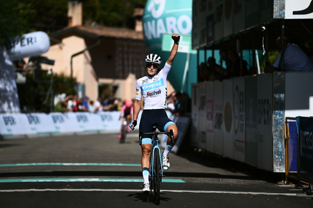 SAN LUCA ITALY OCTOBER 01 Elisa Longo Borghini of Italy and Team Trek Segafredo celebrates at finish line as race winner during the 9th Giro dellEmilia Internazionale Donne Elite 2022 a 897km one day race from Carpi to San Luca 267m on October 01 2022 in San Luca Italy Photo by Dario BelingheriGetty Images