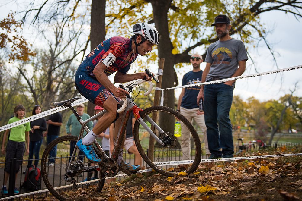 Hector Fernando Riveros Paez (Col) Stans NoTubes p/b Maxxis makes his way up a rise on the course.