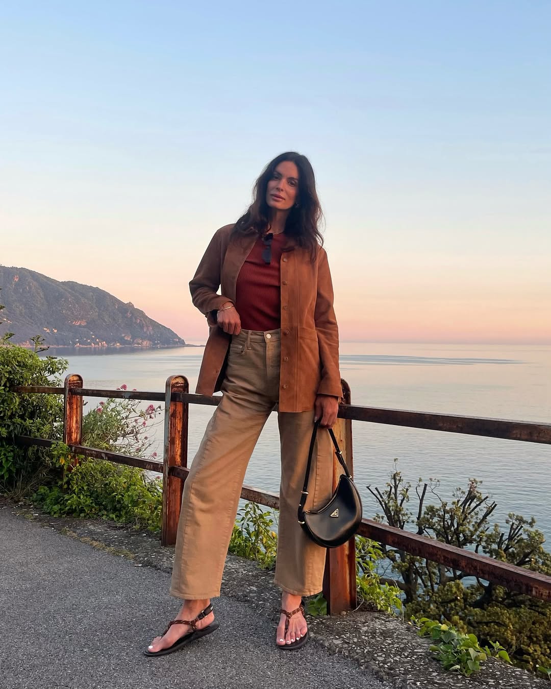 Hedvig in brown jeans and shacket