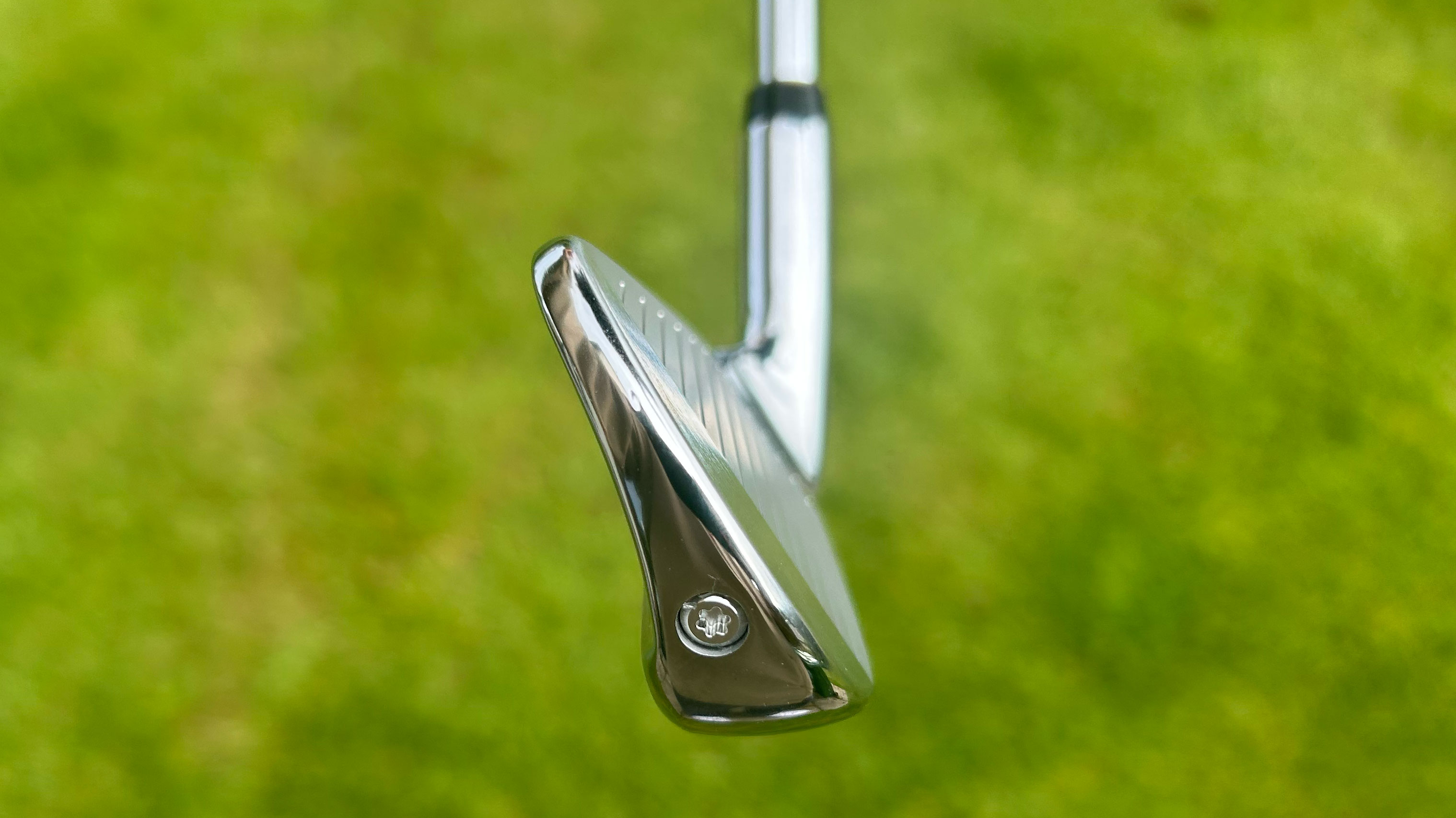Photo of the MacGregor MT-86 Pro Irons from the toe side