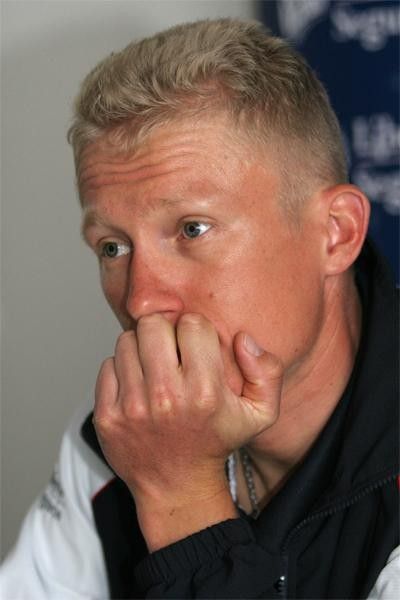 Alexandre Vinokourov waits