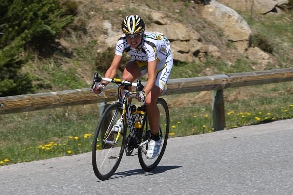 Evelyn Stevens (HTC - Columbia Women) descending towards the finish.