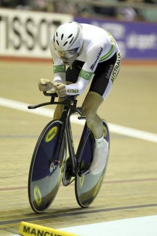 Rohan Dennis (Australia) sets the pace in the mens ind pursuit