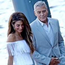Amal and George Clooney arrive in style at Villa Passalacqua ahead of exclusive Justice Foundation event.