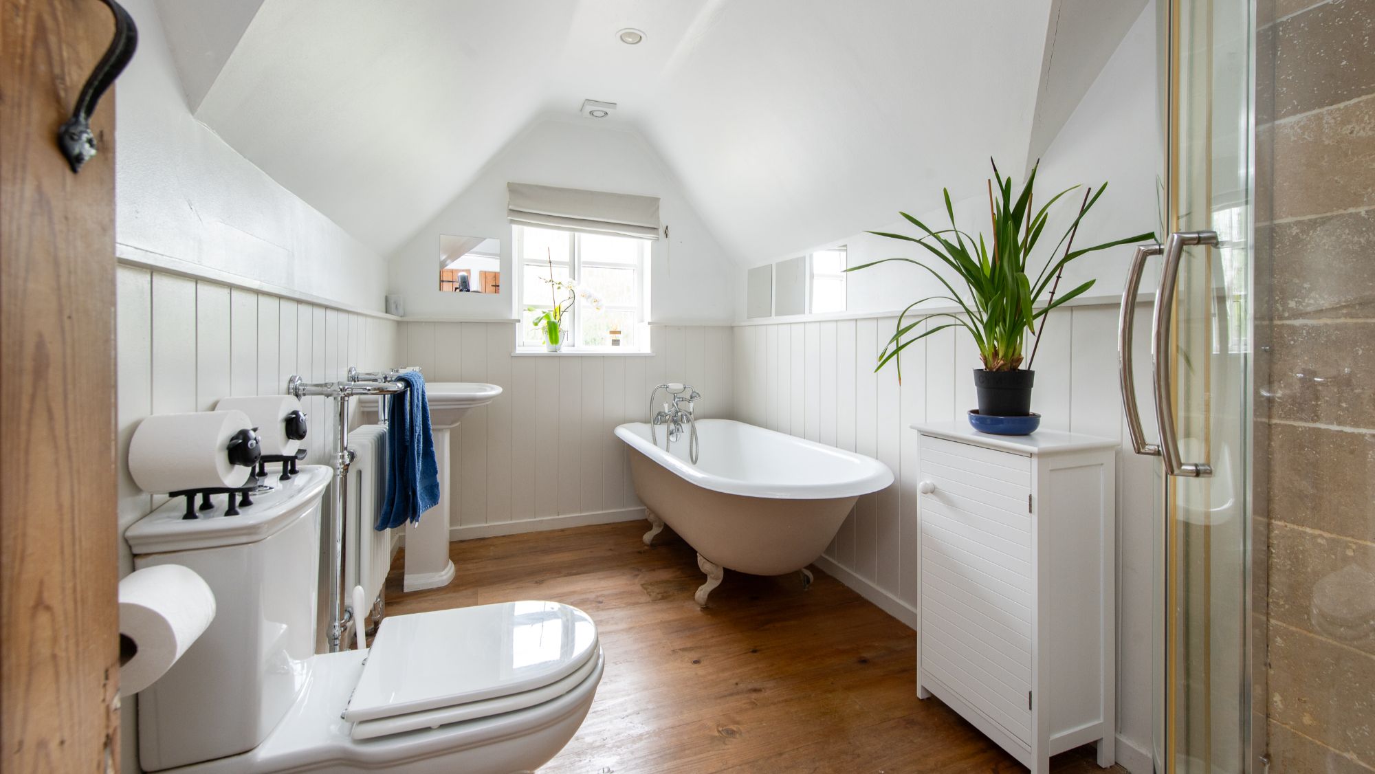 Huntsmans-Cottage-Stratford-Knight-Frank-800000-23.jpg