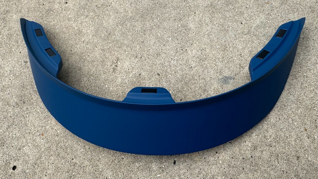 The Unit 1 Aura visor weighs around 25g