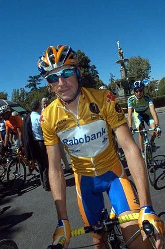 Denis Menchov (Rabobank) prepares to start