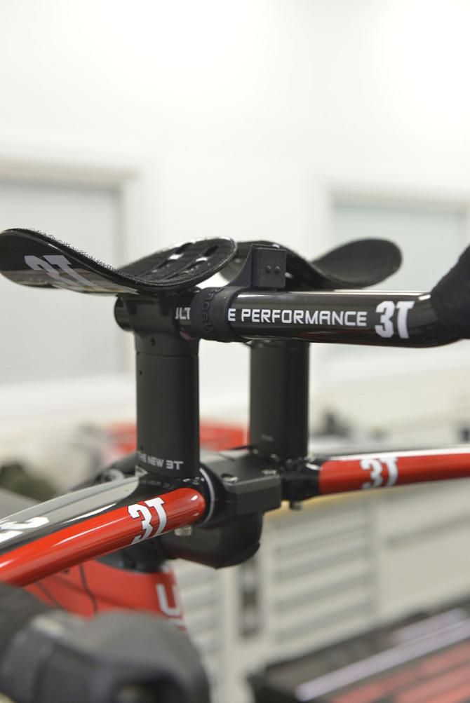 Taylor Phinney's TT handlebar set up