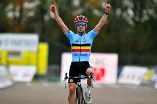 Elite Men - Eli Iserbyt wins European Cyclo-cross Championships