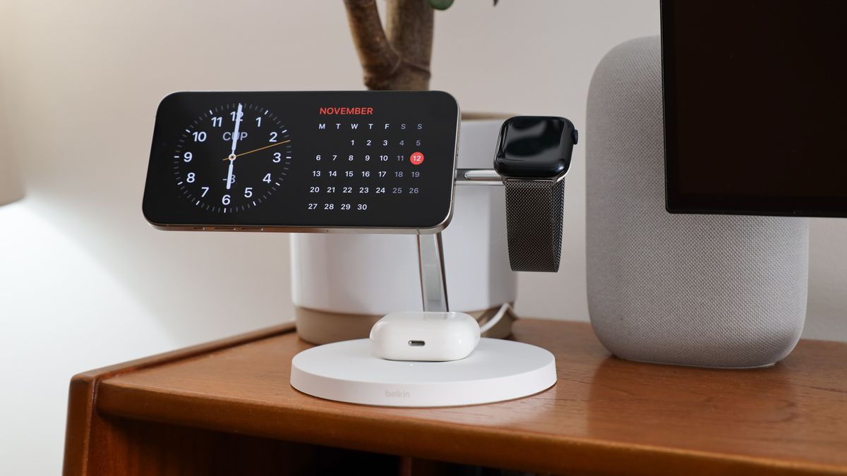 Belkin BOOSTCHARGE PRO 3 In 1 Con MagSafe, Supporto Ricarica Wireless Per Apple, Usato Ma Ok