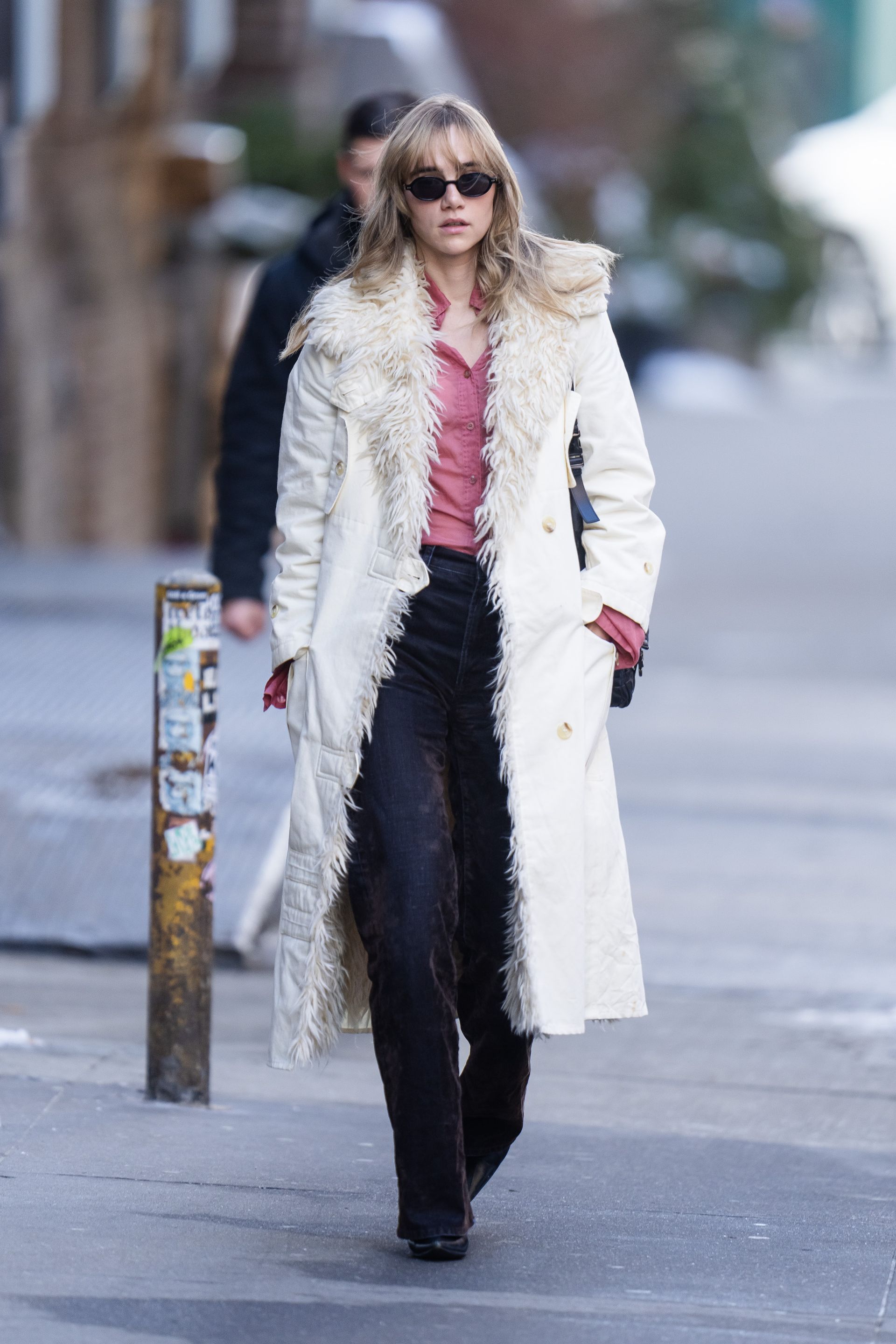 Suki Waterhouse jeans trends 2025
