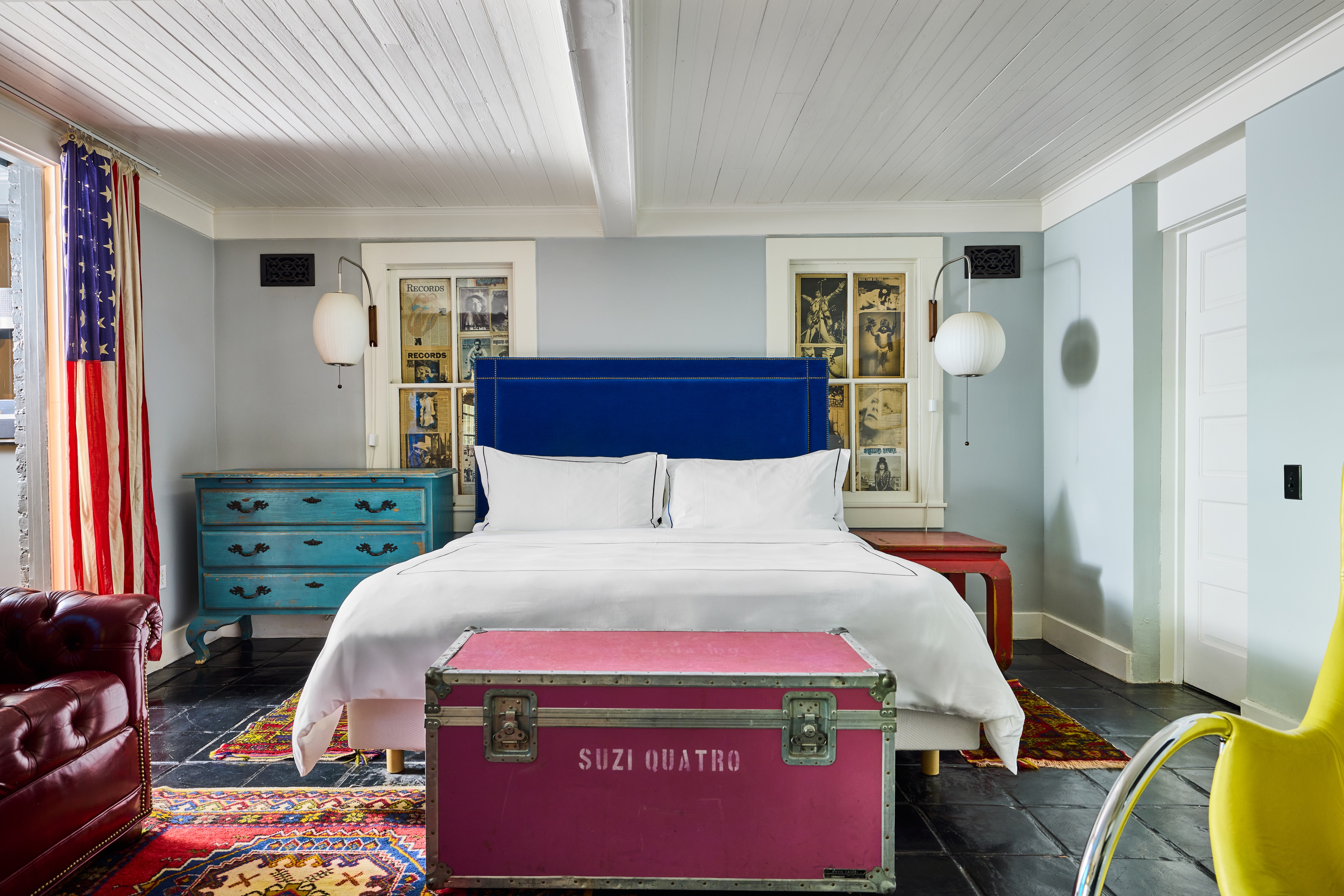 A colorful bedroom at Hotel Saint Cecilia
