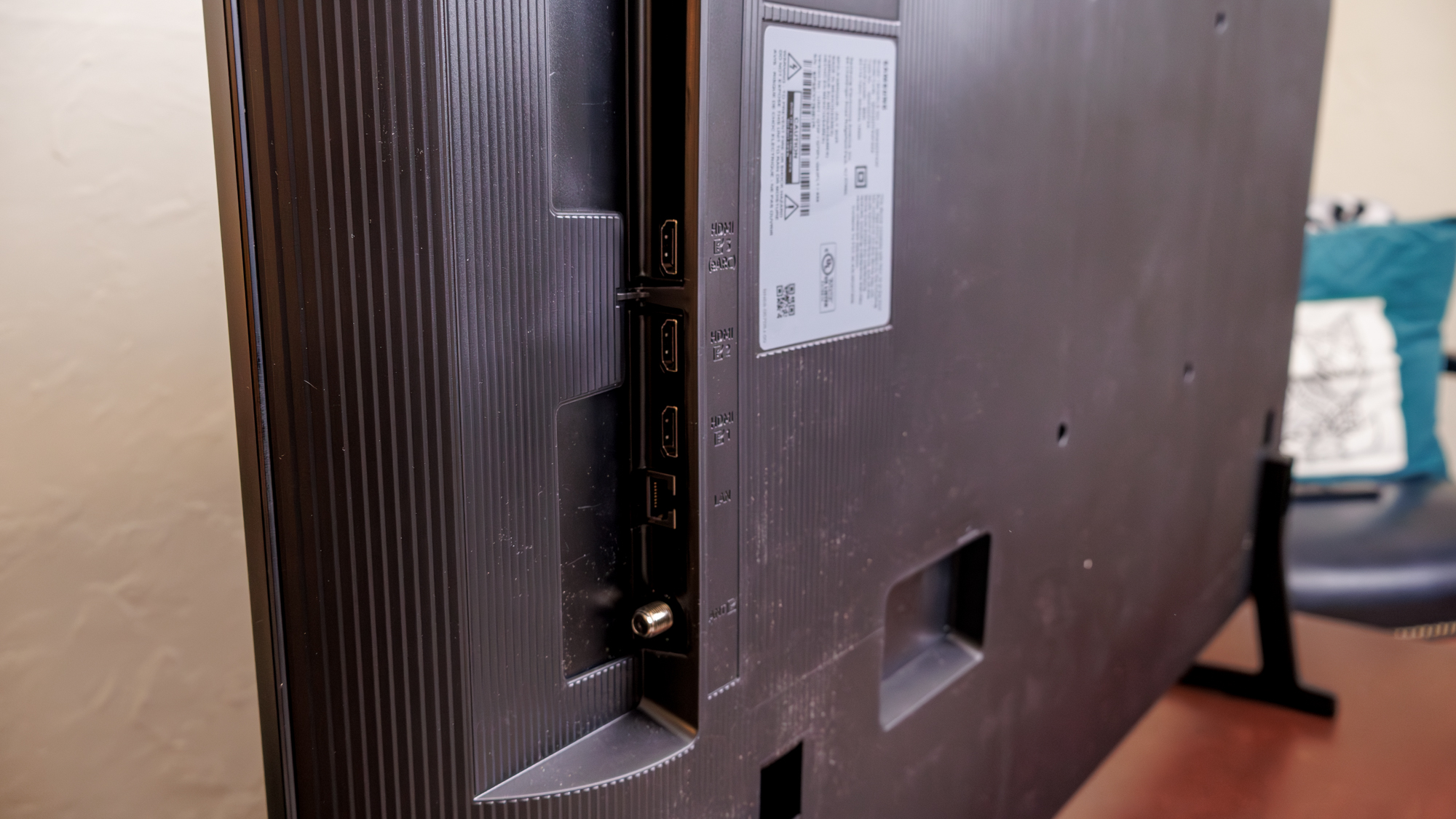 The ports on a Samsung Q7F QLED TV