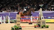Julien-ANQUETIN_FARAH-TAME_HOYS_PN24_174799.jpg
