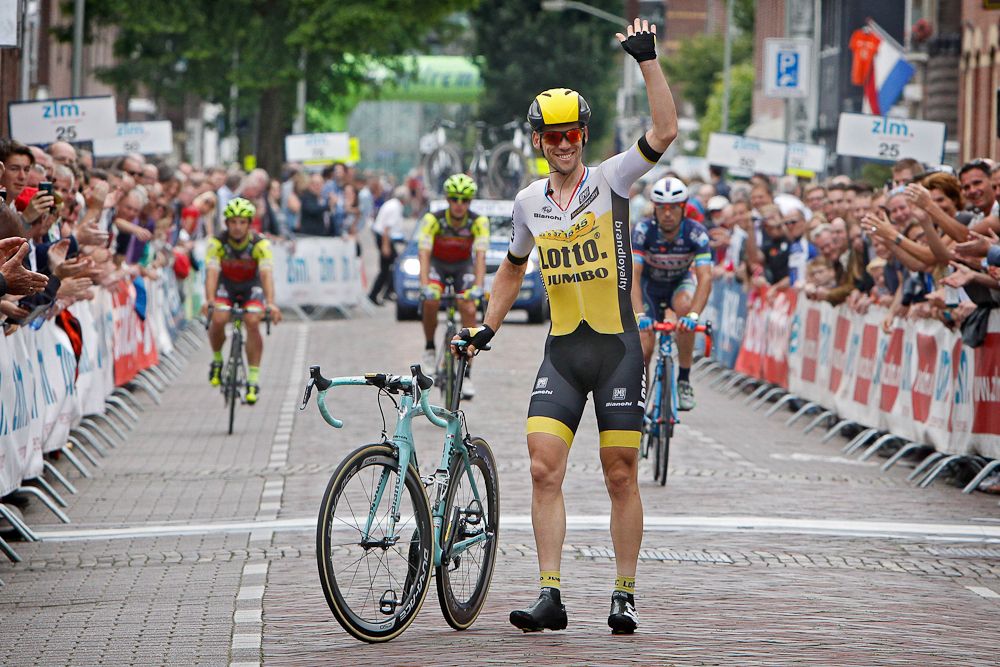 Maarten Tjallingii waves goodbye to professional cycling