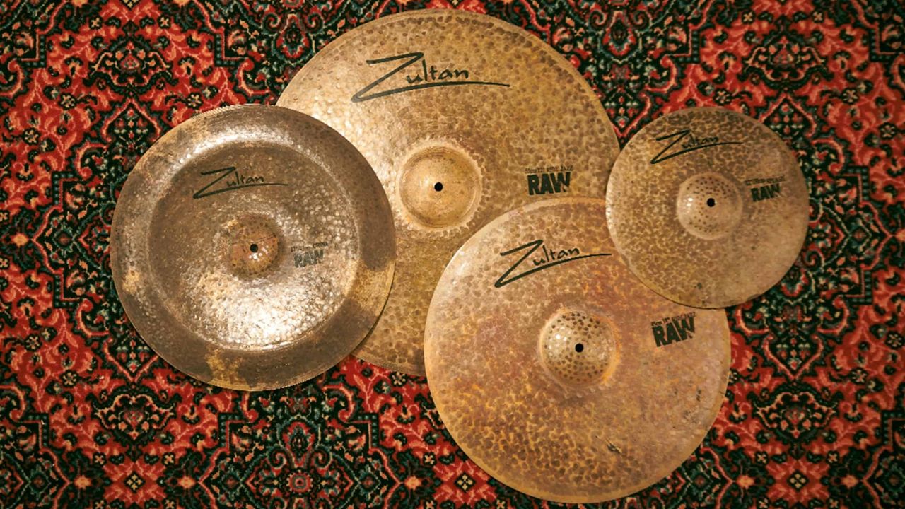 Zultan RAW: Earthy, dark cymbals with a slightly trashy tone thanks to elaborate hammering and wax polishing
