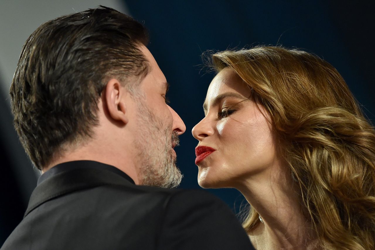 Sofia Vergara and Joe Manganiello on a red carpet