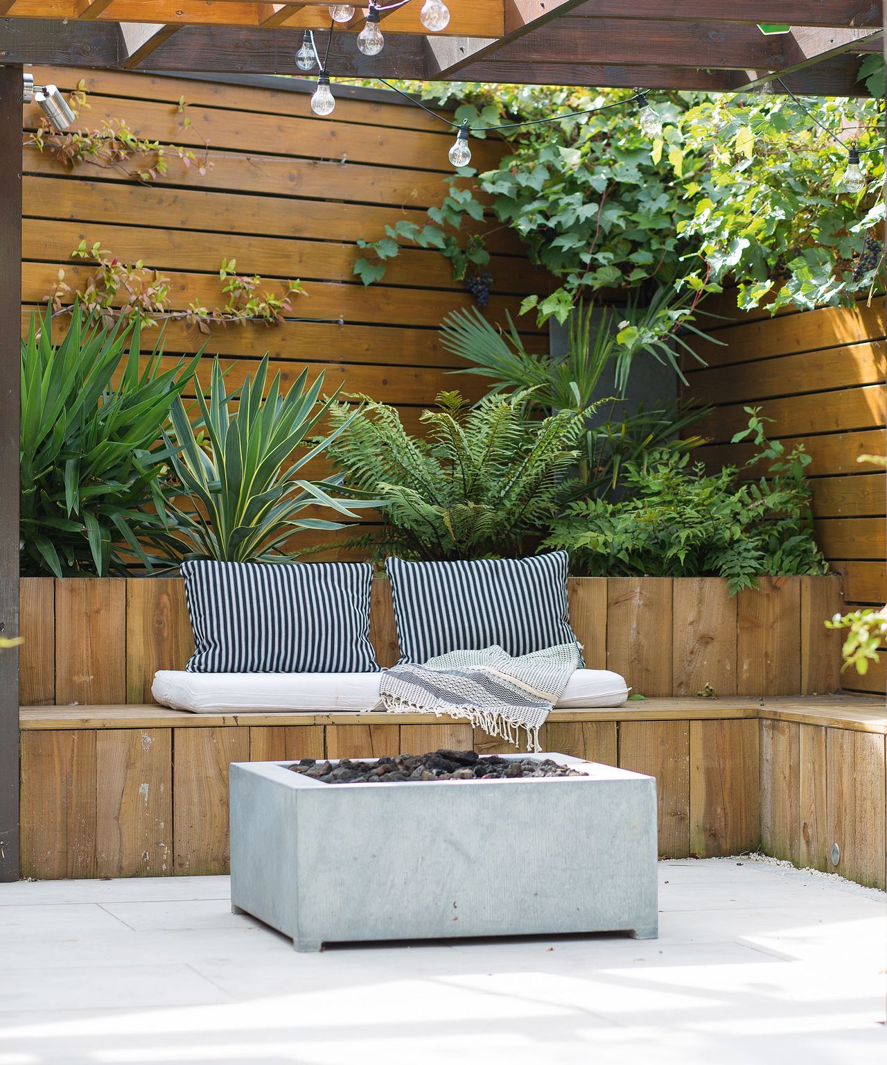 Garden bench ideas: 14 creative ways with outdoor seating | Gardeningetc