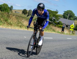 Aaron Gates en route to national time trial victory in New Zealand.