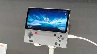 Hands-on with the Ayaneo Pocket Play at Computex 2026