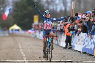 Katie Compton (Trek) takes the win in Nommay