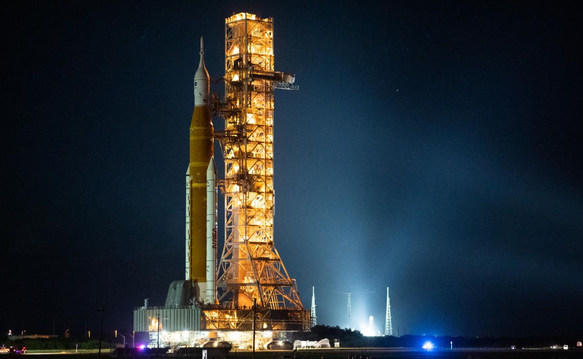 artemis 1 rollout nov. 4, 2022