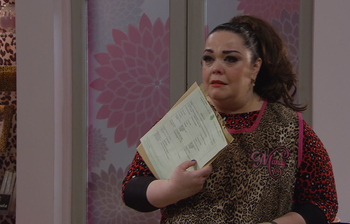 In-the-dark Mandy Dingle finds Vinny and Liv&#039;s marriage certificate!