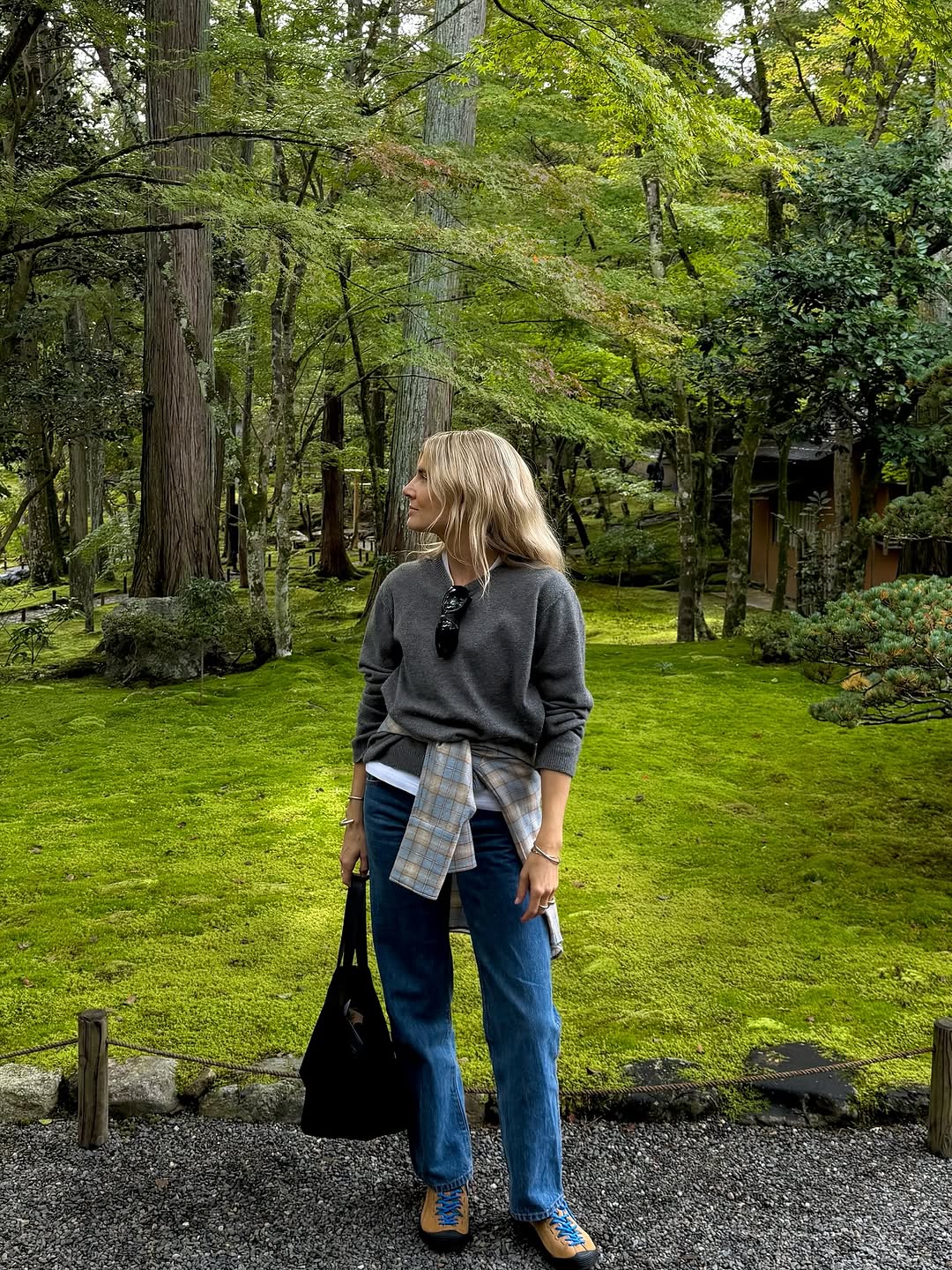 Minimalist outfits with trainers