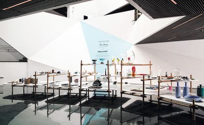 WallpaperSTORE*在贝鲁特的Le Yacht Club开了一家快闪店。