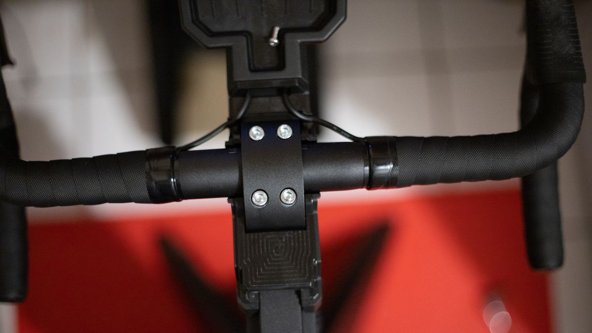 Garmin Tacx Neo Bike Plus adjustable handlebar