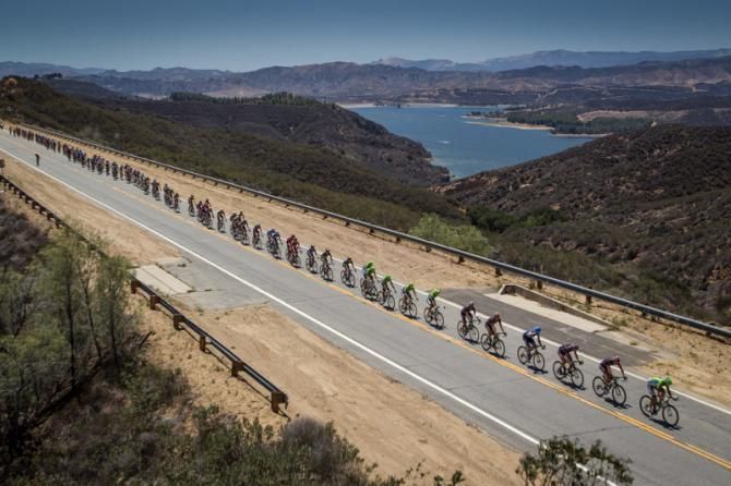 Completely single file going past Castaic Lake.