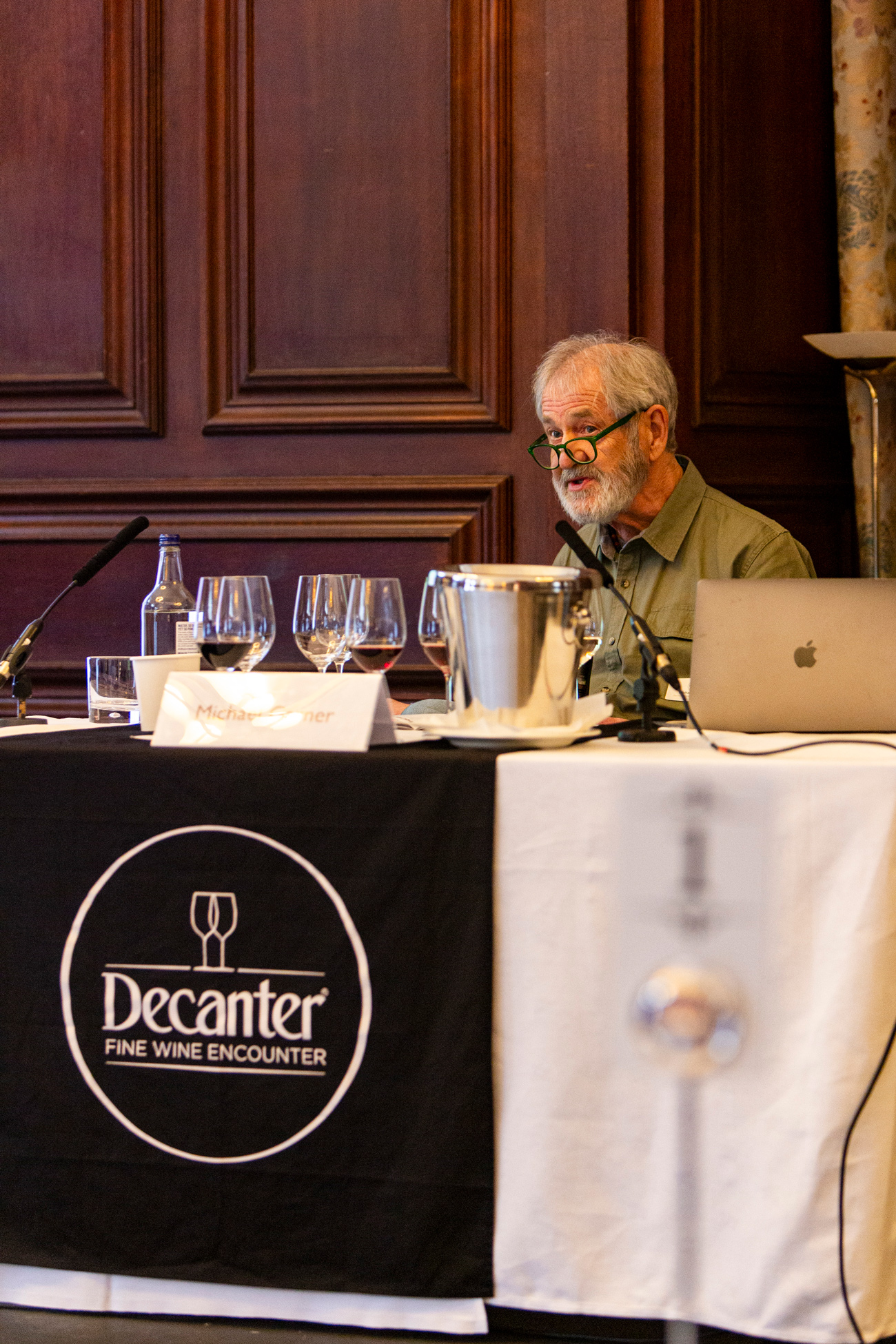 Michael Garner speaking at the Decanter Italy Experience Alto Adige Masterclass 2024
