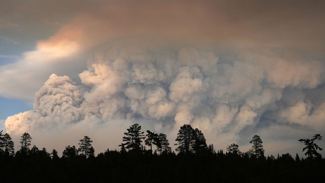 Canadian wildfire smoke spreads across the United States, triggering air quality warnings