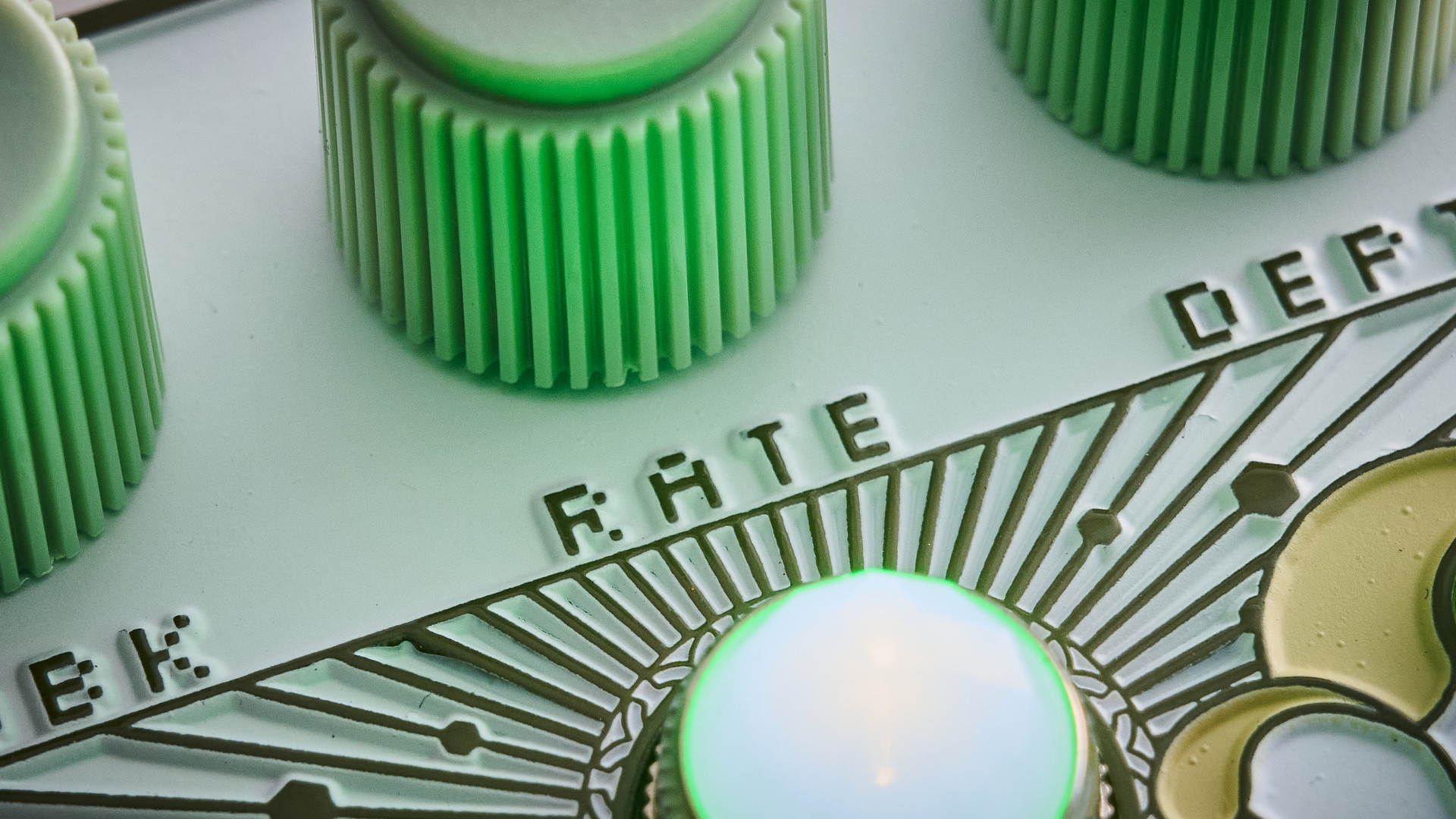 Close up of the rate knob on the Beetronics Seabee Lite chorus pedal