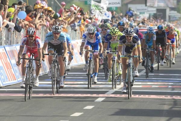 Joaquim Rodriguez (Katusha) nips ahead of the other overall contenders.