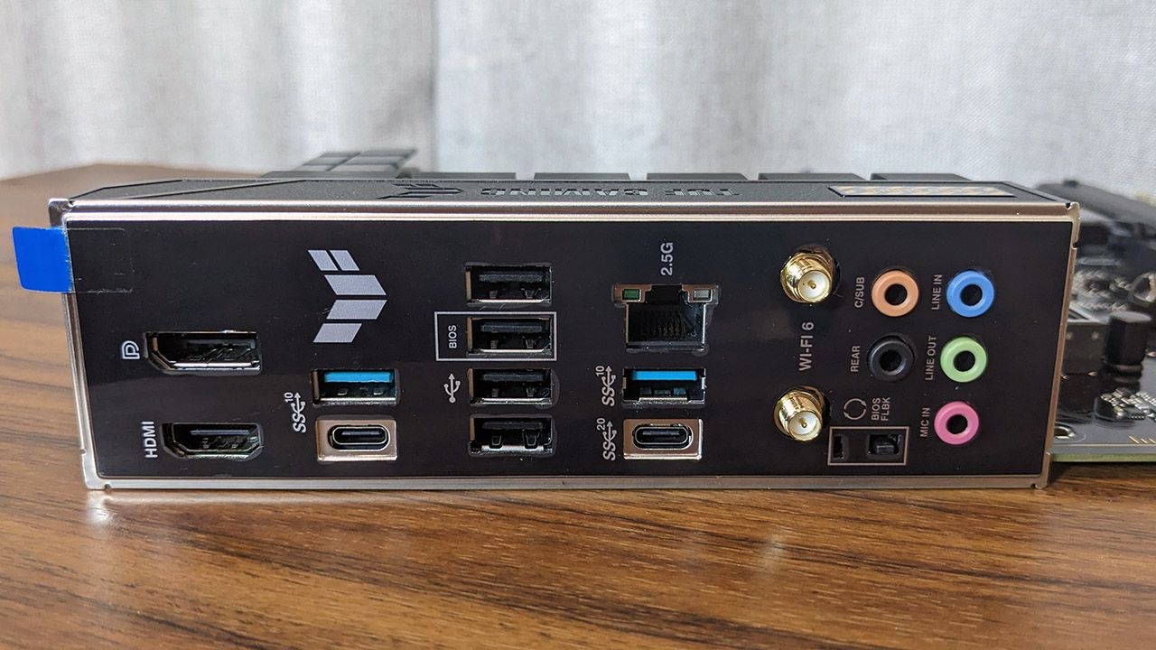 Asus TUF Gaming B650-Plus WiFi rear I/O