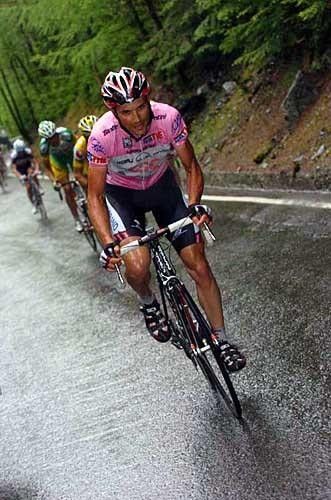 Ivan Basso makes it look easy on his way to finishing second on stage 13
