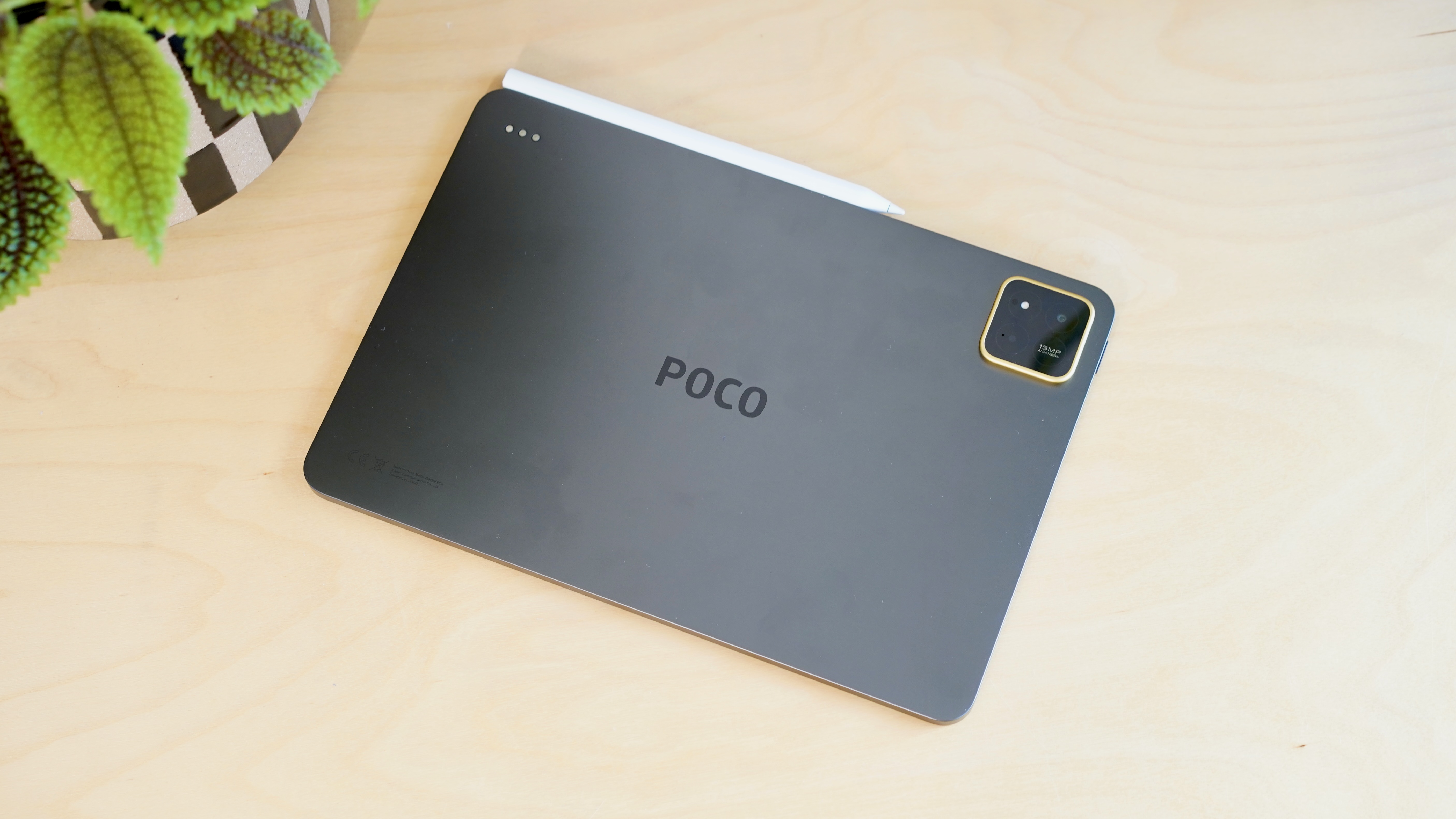 Review images of the Poco Pad X1