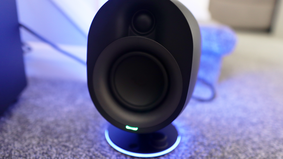 SteelSeries Arena 7 set up on a floor
